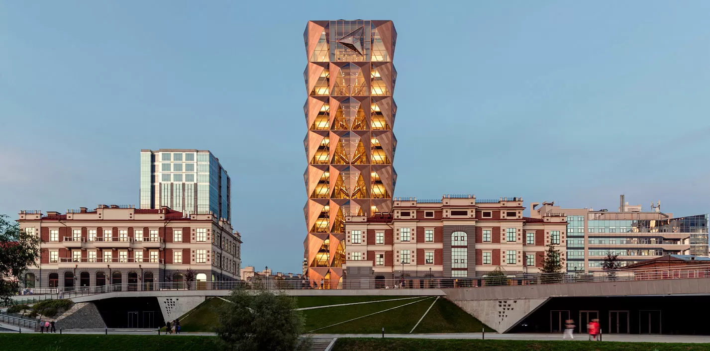 Мебель по индивидуальному дизайну Foster+Partners, офисные кресла, мягкая мебель, перегородки и освещение в штаб-квартире Русской медной компании