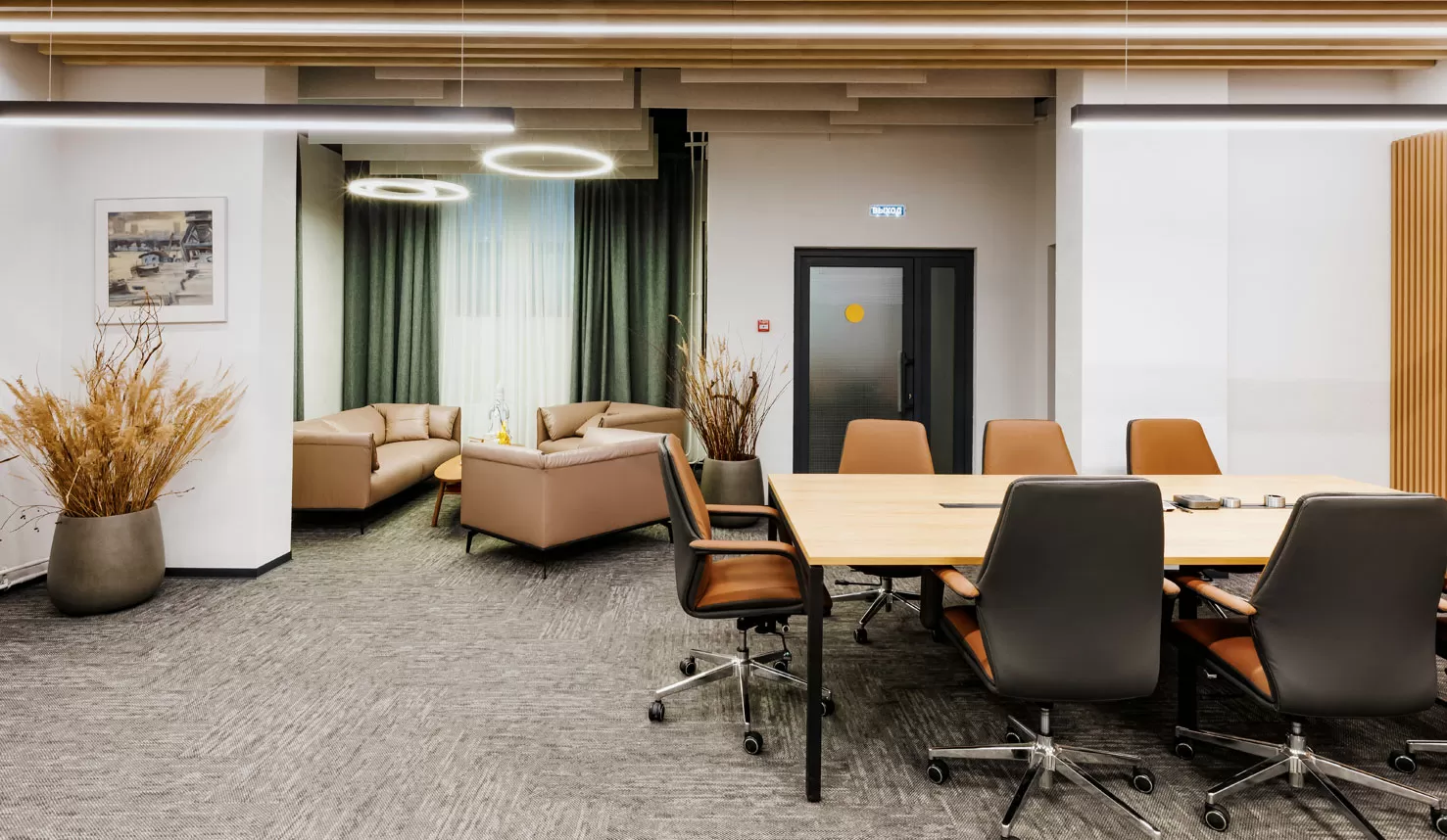 Кастомизированные рабочие места в офисе пермской торговой компании